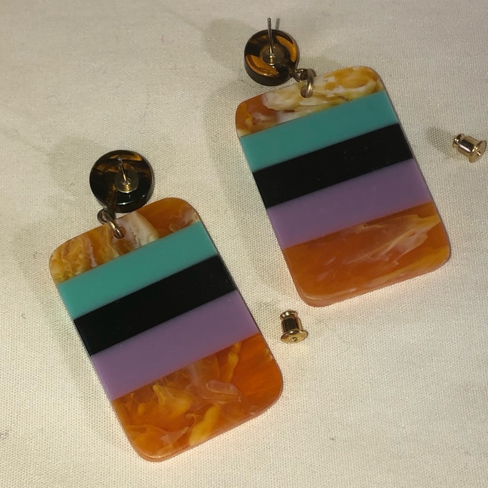 Modernist 60s Mod Chic Lucite Earrings - Picture 6 of 11
